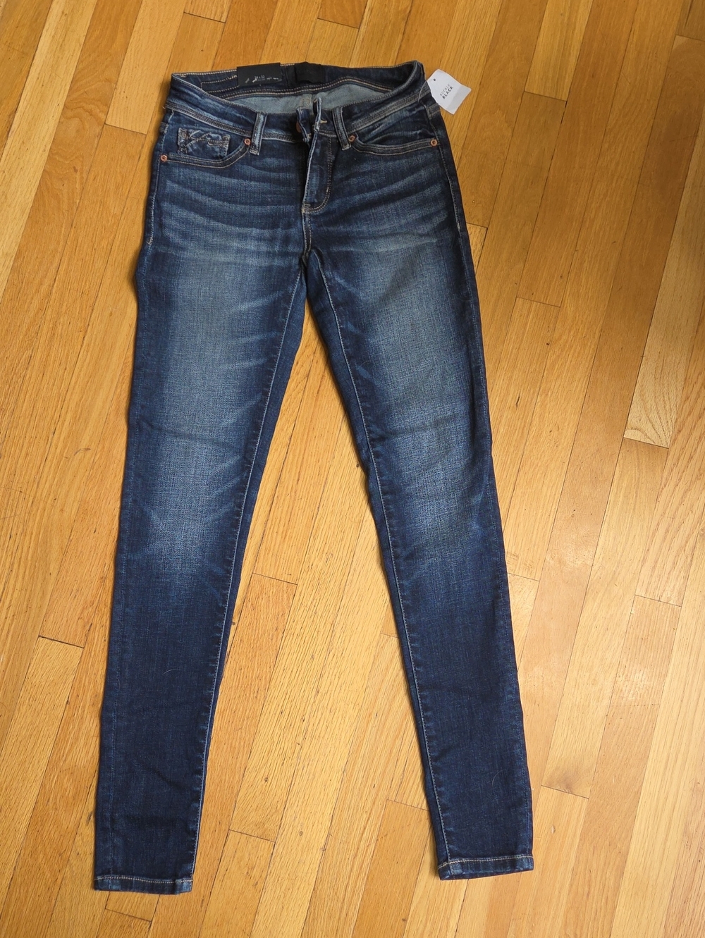 Buckle Black Women's Dark Wash Skinny Jeans